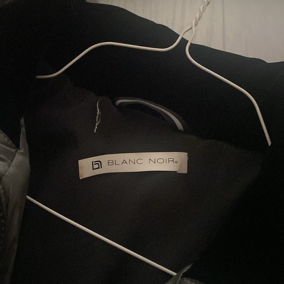 Gently used blanc Noir cropped jackete - Picture 8 of 8